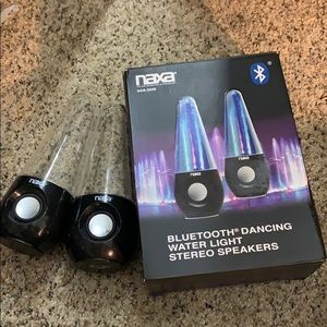 Bluetooth water speakers